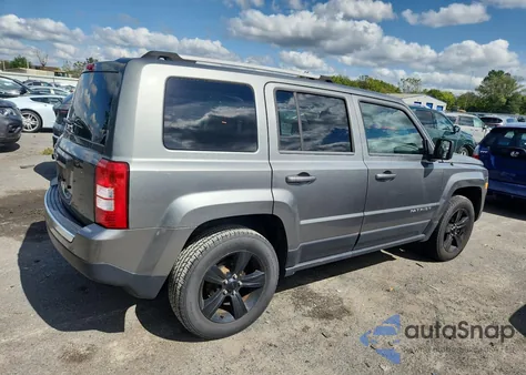 2013 Jeep Patriot Latitude z USA, uszkodzony, nr VIN 1C4NJRFB2DD247907